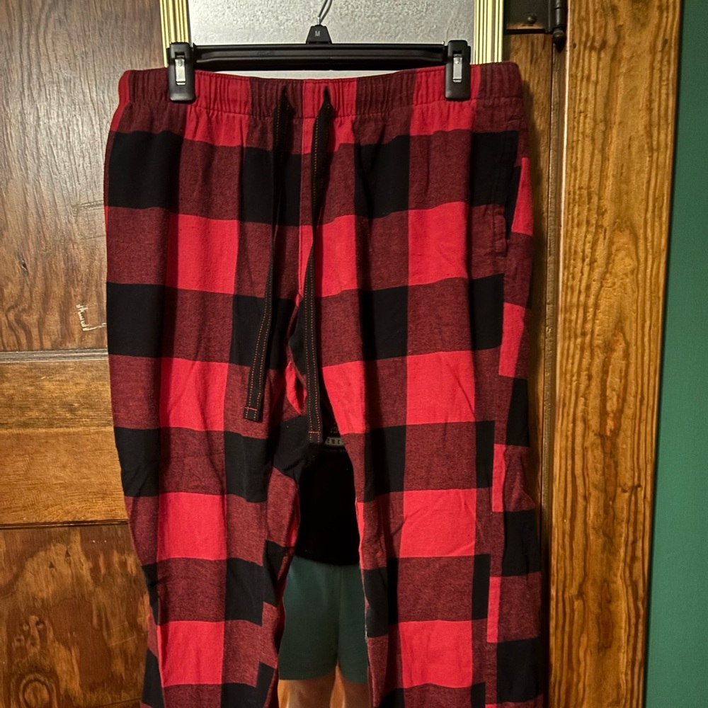 Old Navy Red and Black Buffalo Plaid Jogger Sweatpants
